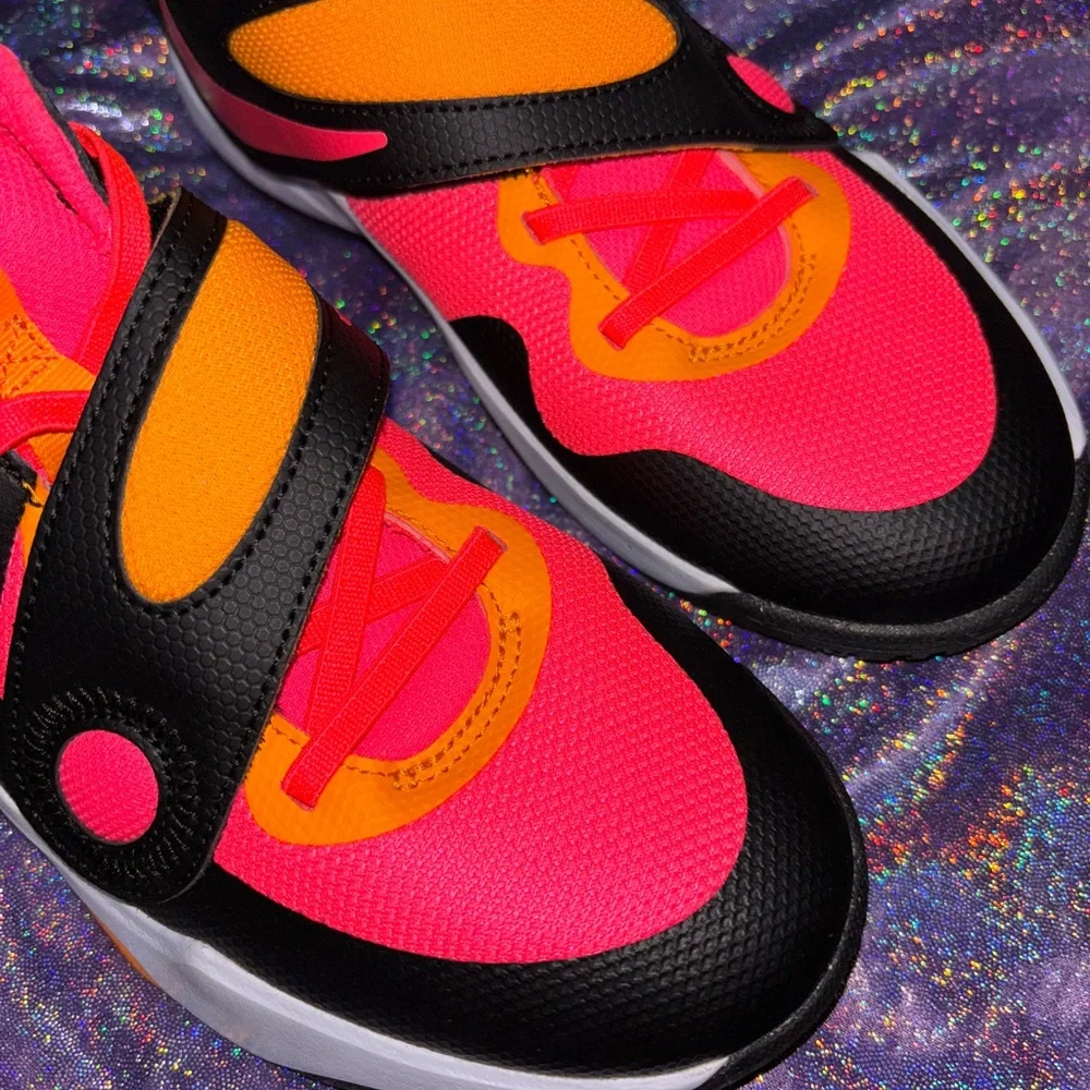 Nike Team Hustle D 11 Big Kids Basketball Shoes